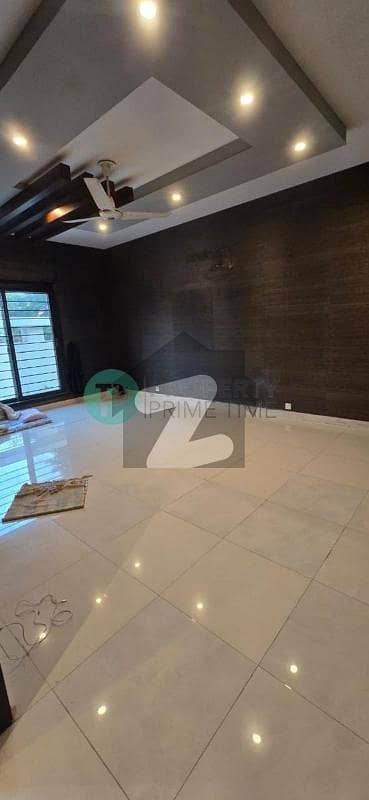 ڈی ایچ اے فیز 5 ڈی ایچ اے ڈیفینس,کراچی میں 5 کمروں کا 1 کنال مکان 6.5 لاکھ میں کرایہ پر دستیاب ہے۔