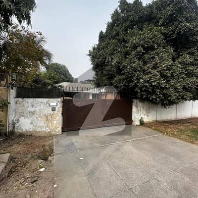 ڈی ایچ اے فیز 1 - بلاک ایل فیز 1,ڈیفنس (ڈی ایچ اے),لاہور میں 2 کمروں کا 2 کنال مکان 10.0 کروڑ میں برائے فروخت۔