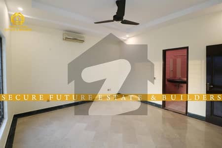 1 Kanal upper portion available for rent in DHA phase 3
