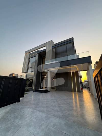 10 Marla Phase 3 Z Block 4 Bedrooms Elegant Bungalow Available