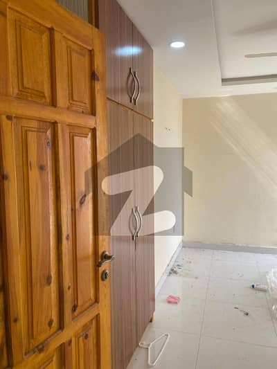 2bedrooms Unfurnished Appartment Available for rent in E11 4