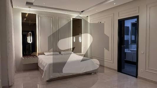 ڈی ایچ اے فیز 8 ڈی ایچ اے ڈیفینس,کراچی میں 6 کمروں کا 1 کنال مکان 21.5 کروڑ میں برائے فروخت۔