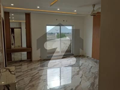 عسکری 11 - سیکٹر ڈی عسکری 11,عسکری,لاہور میں 3 کمروں کا 10 مرلہ فلیٹ 1.5 لاکھ میں کرایہ پر دستیاب ہے۔