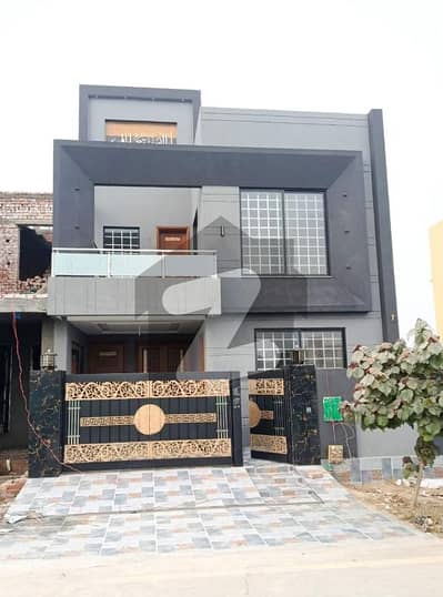 بحریہ نشیمن لاہور میں 3 کمروں کا 5 مرلہ مکان 1.65 کروڑ میں برائے فروخت۔