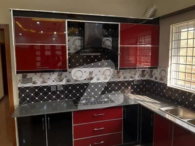 ڈی ایچ اے ڈیفینس فیز 3 ڈی ایچ اے ڈیفینس,اسلام آباد میں 6 کمروں کا 10 مرلہ مکان 1.5 لاکھ میں کرایہ پر دستیاب ہے۔