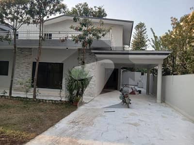 ایف ۔ 8 اسلام آباد میں 5 کمروں کا 1 کنال مکان 5.3 لاکھ میں کرایہ پر دستیاب ہے۔