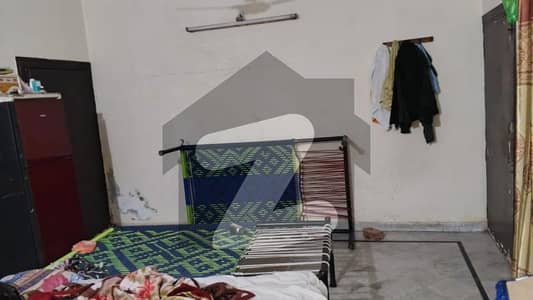 جوہر ٹاؤن فیز 2 جوہر ٹاؤن,لاہور میں 1 کمرے کا 5 مرلہ بالائی پورشن 25.0 ہزار میں کرایہ پر دستیاب ہے۔