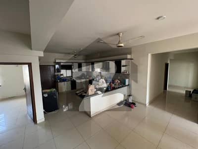 کلفٹن ۔ بلاک 2 کلفٹن,کراچی میں 3 کمروں کا 10 مرلہ فلیٹ 6.0 کروڑ میں برائے فروخت۔