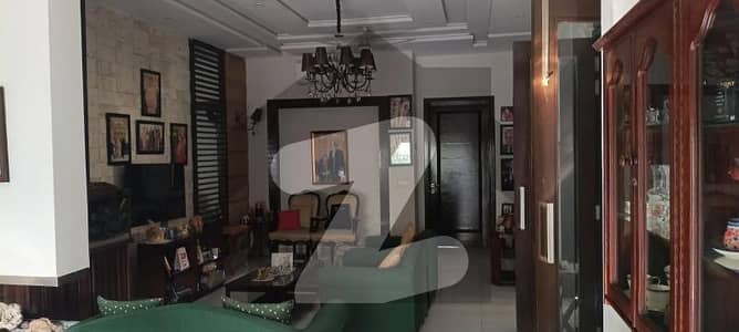 ڈی ایچ اے فیز 2 ڈیفنس (ڈی ایچ اے),لاہور میں 4 کمروں کا 10 مرلہ مکان 6.17 کروڑ میں برائے فروخت۔