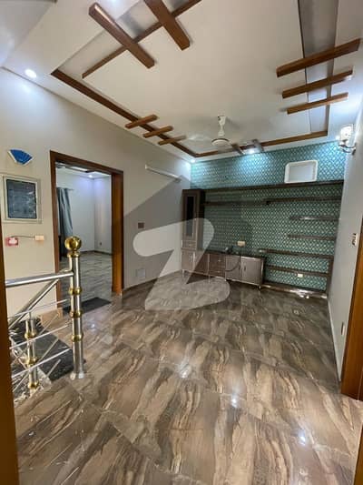 ڈی ایچ اے 11 رہبر فیز 2 ڈی ایچ اے 11 رہبر,لاہور میں 3 کمروں کا 5 مرلہ مکان 85.0 ہزار میں کرایہ پر دستیاب ہے۔