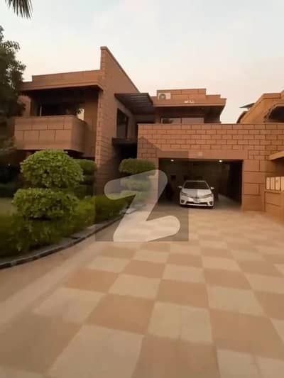 33.33 Marla Luxury Meadow Villa For Sale in Spring Block Bahria Town Lahore