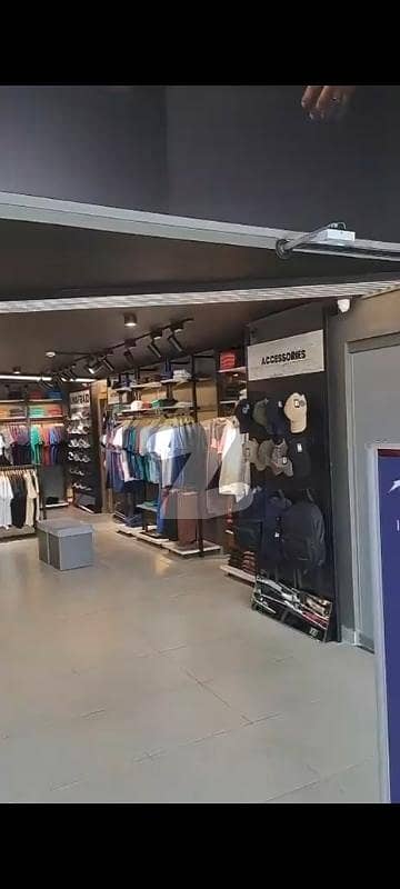 ایم ایم عالم روڈ گلبرگ,لاہور میں 18 مرلہ دکان 20.75 لاکھ میں کرایہ پر دستیاب ہے۔