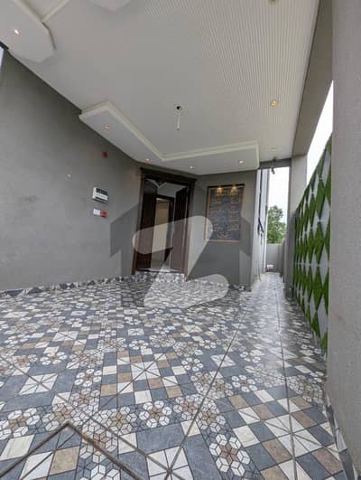 ڈی ایچ اے 11 رہبر فیز 2 - بلاک جی ڈی ایچ اے 11 رہبر فیز 2,ڈی ایچ اے 11 رہبر,لاہور میں 3 کمروں کا 5 کنال مکان 1.1 لاکھ میں کرایہ پر دستیاب ہے۔