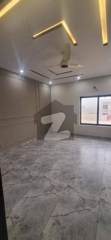 10 Marla Brand New House For Sale