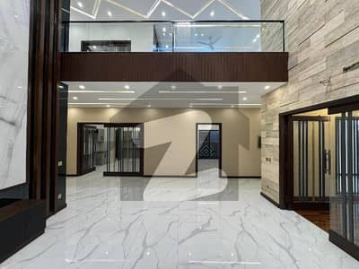 ویلینشیاء ہاؤسنگ سوسائٹی لاہور میں 6 کمروں کا 1 کنال مکان 8.0 کروڑ میں برائے فروخت۔