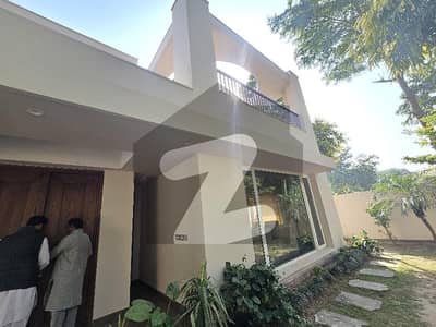 4 Bedrooms Triple Storey Luxury Furnished 666 Sq Yrds House For Rent In F-8