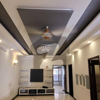 بحریہ ٹاؤن فیز 3 بحریہ ٹاؤن راولپنڈی,راولپنڈی میں 5 کمروں کا 10 مرلہ مکان 3.8 کروڑ میں برائے فروخت۔