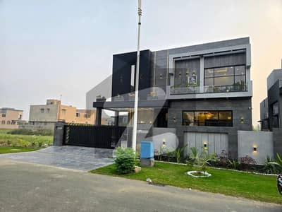 ڈی ایچ اے فیز 7 ڈیفنس (ڈی ایچ اے),لاہور میں 5 کمروں کا 1 کنال مکان 9.5 کروڑ میں برائے فروخت۔