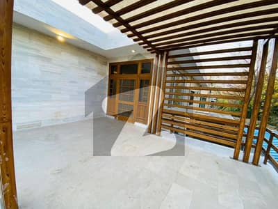 ایف ۔ 8 اسلام آباد میں 5 کمروں کا 1 کنال مکان 9.8 لاکھ میں کرایہ پر دستیاب ہے۔