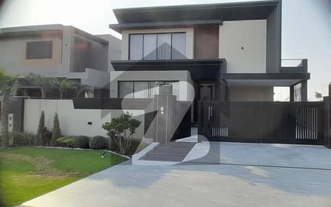 ڈی ایچ اے فیز 7 - بلاک وائے فیز 7,ڈیفنس (ڈی ایچ اے),لاہور میں 5 کمروں کا 1 کنال مکان 9.5 کروڑ میں برائے فروخت۔