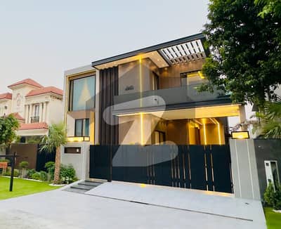 ڈی ایچ اے فیز 7 ڈیفنس (ڈی ایچ اے),لاہور میں 5 کمروں کا 1 کنال مکان 7.25 کروڑ میں برائے فروخت۔ ڈی ایچ اے فیز 7 ڈیفنس (ڈی ایچ اے),لاہور میں 5 کمروں کا 1 کنال مکان 7.25 کروڑ میں برائے فروخت۔