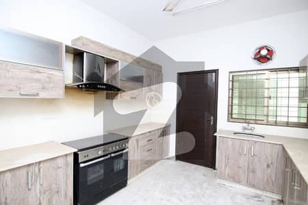 Beautiful 3-Bedrooms Apartment Flat For Rent In Askari-11 Lahore