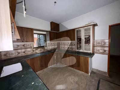 صفورا گوٹھ گلستانِ جوہر,کراچی میں 2 کمروں کا 5 مرلہ بالائی پورشن 40.0 ہزار میں کرایہ پر دستیاب ہے۔