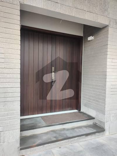 ڈی ایچ اے فیز 6 ڈی ایچ اے ڈیفینس,کراچی میں 5 کمروں کا 1 کنال مکان 18.75 کروڑ میں برائے فروخت۔