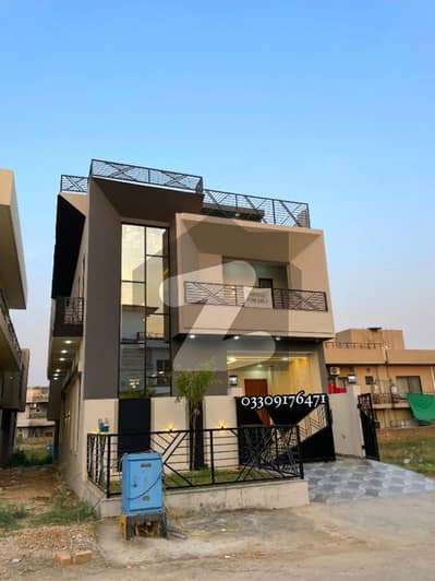 ایم پی سی ایچ ایس ۔ بلاک ایف ایم پی سی ایچ ایس ۔ ملٹی گارڈنز,بی ۔ 17,اسلام آباد میں 4 کمروں کا 5 مرلہ مکان 2.5 کروڑ میں برائے فروخت۔