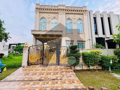 ڈی ایچ اے 9 ٹاؤن - بلاک ای ڈی ایچ اے 9 ٹاؤن,ڈی ایچ اے ڈیفینس,لاہور میں 3 کمروں کا 5 مرلہ مکان 2.3 کروڑ میں برائے فروخت۔