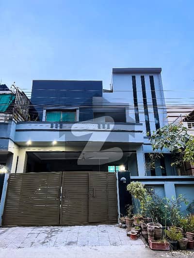 نیو لالہ زار راولپنڈی میں 6 کمروں کا 8 مرلہ مکان 4.1 کروڑ میں برائے فروخت۔