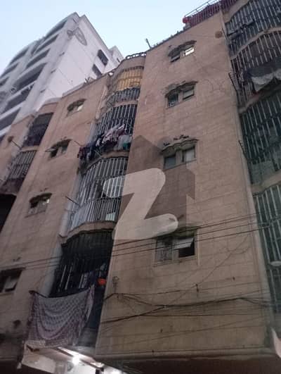 Gulshan Iqbal Block. 13. D. 2.1st Floor Flat Available For Sale. Zubaida Classic Project.