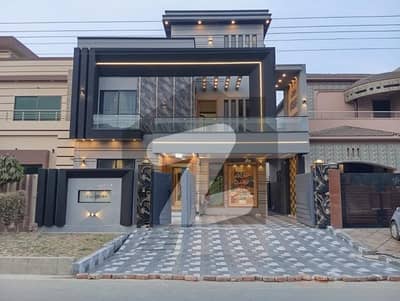 کینال ویو ہاؤسنگ سکیم گوجرانوالہ میں 5 کمروں کا 10 مرلہ مکان 4.5 کروڑ میں برائے فروخت۔