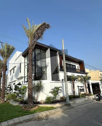 ڈی ایچ اے فیز 8 ڈی ایچ اے ڈیفینس,کراچی میں 5 کمروں کا 1 کنال مکان 27.0 کروڑ میں برائے فروخت۔