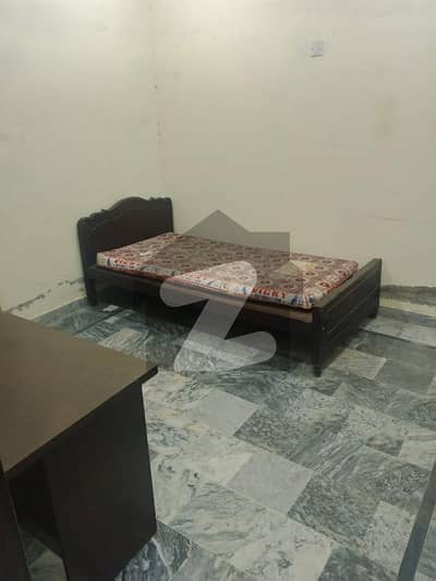 ماڈل ٹاؤن لِنک روڈ ماڈل ٹاؤن,لاہور میں 2 کمروں کا 4 مرلہ زیریں پورشن 35.0 ہزار میں کرایہ پر دستیاب ہے۔