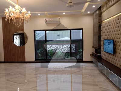 ڈی ایچ اے فیز 4 - بلاک ڈبل سی فیز 4,ڈیفنس (ڈی ایچ اے),لاہور میں 5 کمروں کا 1 کنال مکان 8.5 کروڑ میں برائے فروخت۔