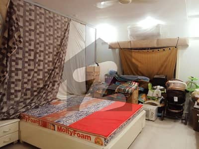 کلفٹن ۔ بلاک 9 کلفٹن,کراچی میں 4 کمروں کا 11 مرلہ فلیٹ 3.0 لاکھ میں کرایہ پر دستیاب ہے۔