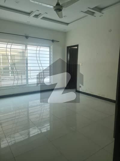 Like A Good Condiation 10 Marla 3 Bed Room Upper Portion Park Face For Rent Bahria Town Rawalpindi Phase 8