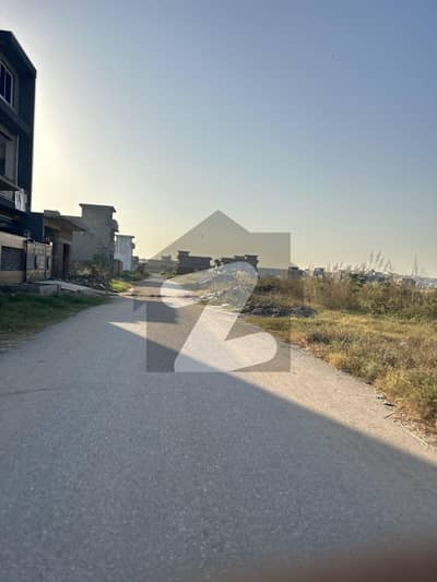 6 MARLA ON GROUND PLOT FOR SALE ON BEST PRICE