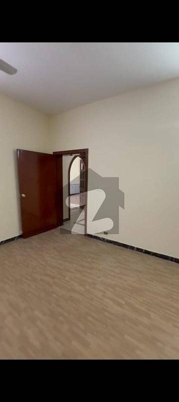 آئی ۔ 8 اسلام آباد میں 3 کمروں کا 1 کنال بالائی پورشن 1.9 لاکھ میں کرایہ پر دستیاب ہے۔