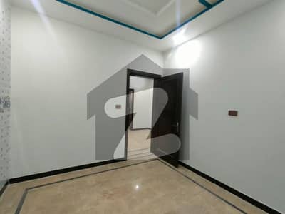 حیات آباد فیز 4 حیات آباد,پشاور میں 8 کمروں کا 5 مرلہ مکان 3.3 کروڑ میں برائے فروخت۔