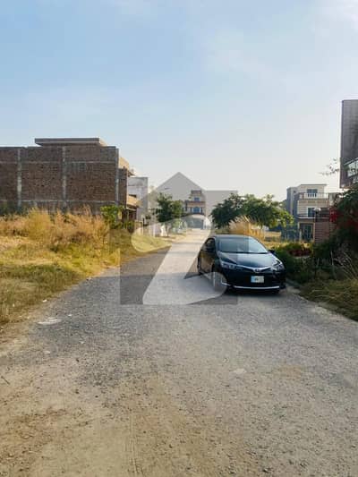 گلبرگ ریزیڈنشیا - بلاک ٹی گلبرگ ریزیڈنشیا,گلبرگ,اسلام آباد میں 7 مرلہ رہائشی پلاٹ 84.0 لاکھ میں برائے فروخت۔