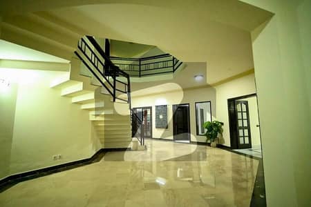 A Beautiful 2 Kanal House Furniture Or Unfurnished Available For Rent