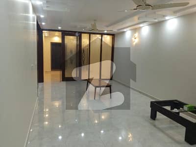 کینٹ لاہور میں 2 کمروں کا 10 مرلہ زیریں پورشن 1.15 لاکھ میں کرایہ پر دستیاب ہے۔