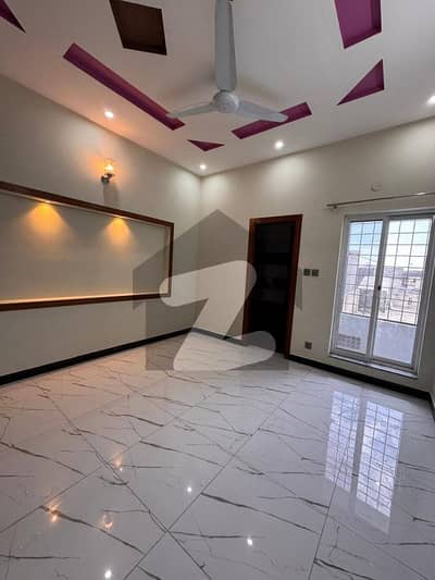 ایچ ۔ 13 اسلام آباد میں 5 کمروں کا 5 مرلہ مکان 95.0 ہزار میں کرایہ پر دستیاب ہے۔