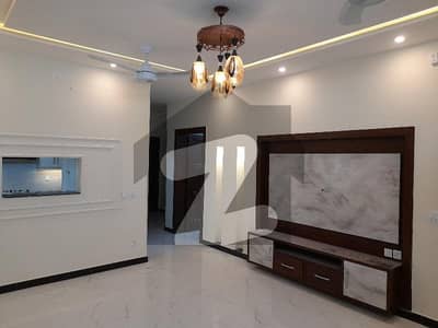 گلریز ہاؤسنگ سکیم راولپنڈی میں 3 کمروں کا 10 مرلہ بالائی پورشن 65.0 ہزار میں کرایہ پر دستیاب ہے۔