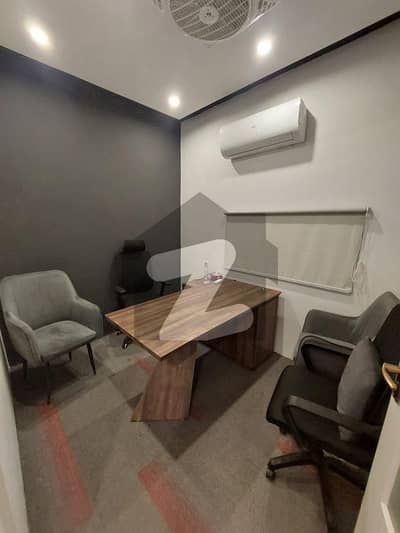 مین بلیوارڈ گلبرگ گلبرگ,لاہور میں 4 کمروں کا 1 کنال مکان 4.5 لاکھ میں کرایہ پر دستیاب ہے۔