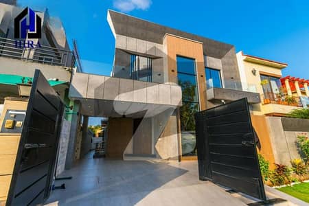 ڈی ایچ اے 9 ٹاؤن ڈیفنس (ڈی ایچ اے),لاہور میں 3 کمروں کا 5 مرلہ مکان 2.35 کروڑ میں برائے فروخت۔