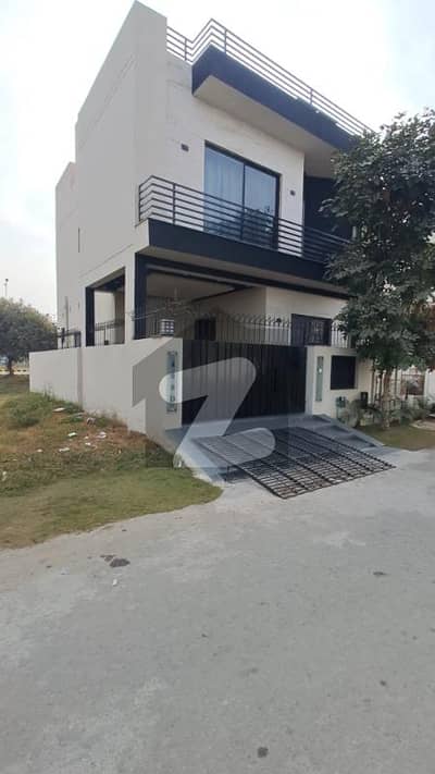 ڈی ایچ اے 9 ٹاؤن ۔ بلاک بی ڈی ایچ اے 9 ٹاؤن,ڈیفنس (ڈی ایچ اے),لاہور میں 5 مرلہ رہائشی پلاٹ 1.32 کروڑ میں برائے فروخت۔ ڈی ایچ اے 9 ٹاؤن ۔ بلاک بی ڈی ایچ اے 9 ٹاؤن,ڈیفنس (ڈی ایچ اے),لاہور میں 5 مرلہ رہائشی پلاٹ 1.32 کروڑ میں برائے فروخت۔