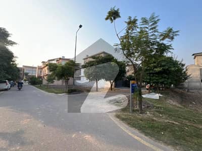 پارک ویو سٹی لاہور میں 10 مرلہ رہائشی پلاٹ 80.0 لاکھ میں برائے فروخت۔